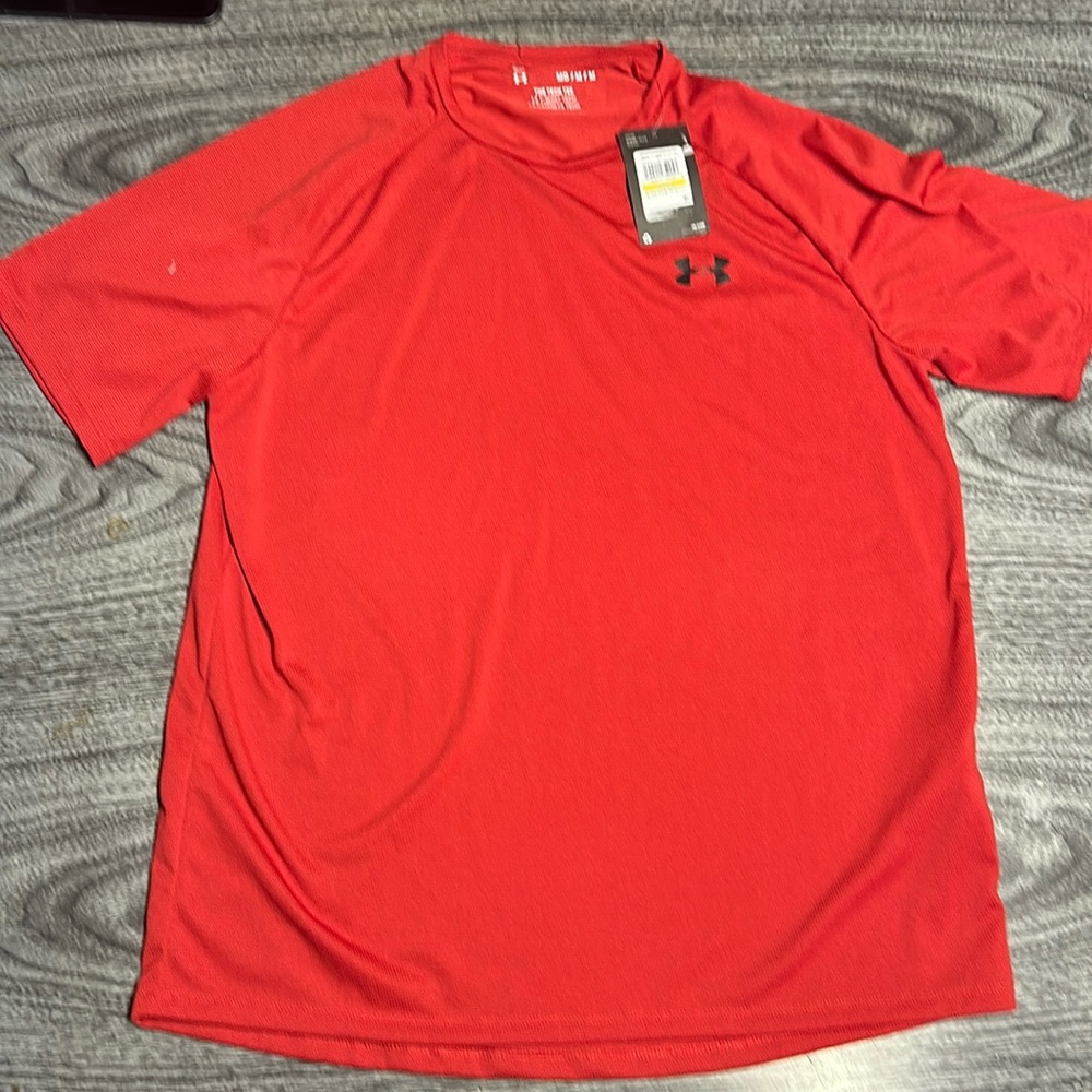 Under Armour loose fit lightweight workout shirt
